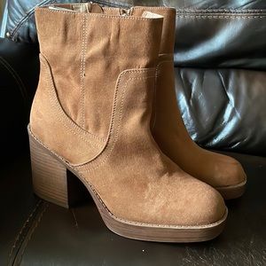 Universal thread booties